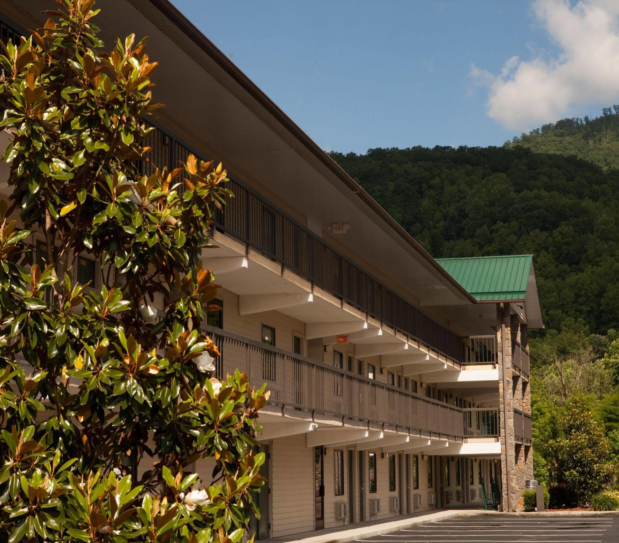 Cherokee Lodge エクステリア 写真
