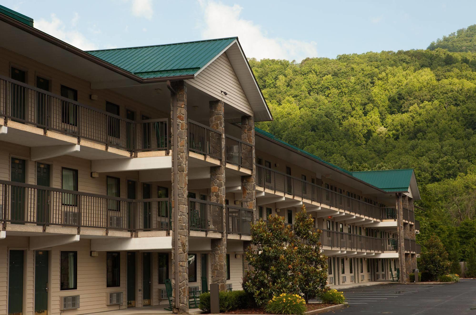 Cherokee Lodge エクステリア 写真