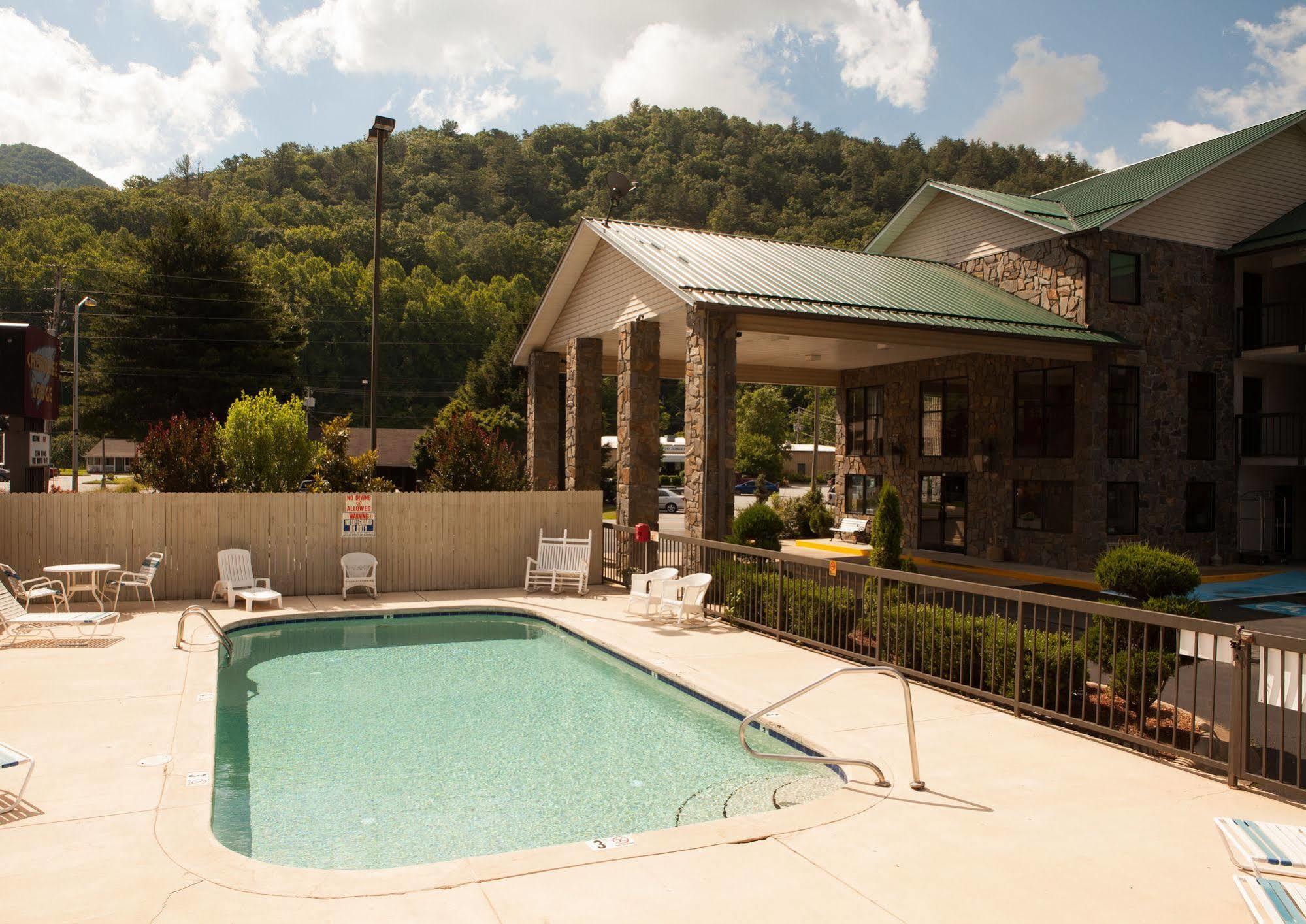 Cherokee Lodge エクステリア 写真