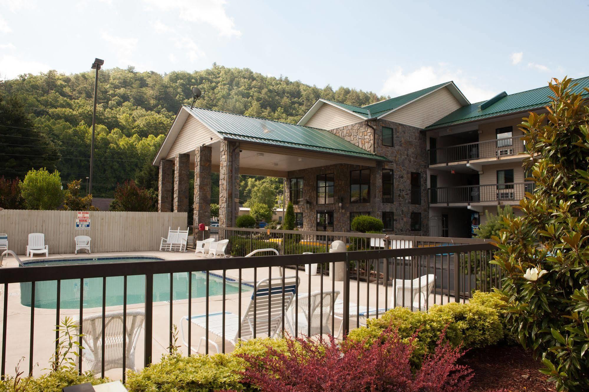 Cherokee Lodge エクステリア 写真